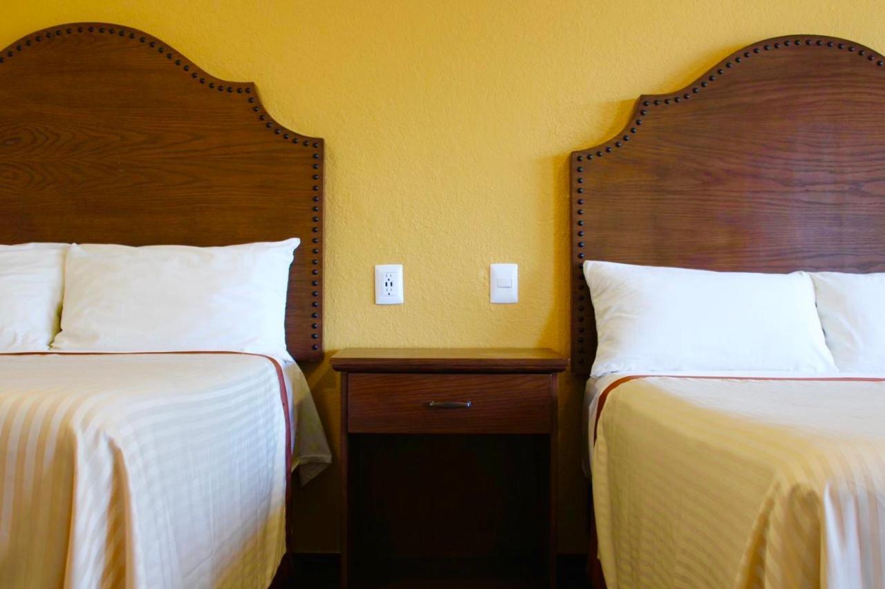 Hotel Estancia Inn Tecate